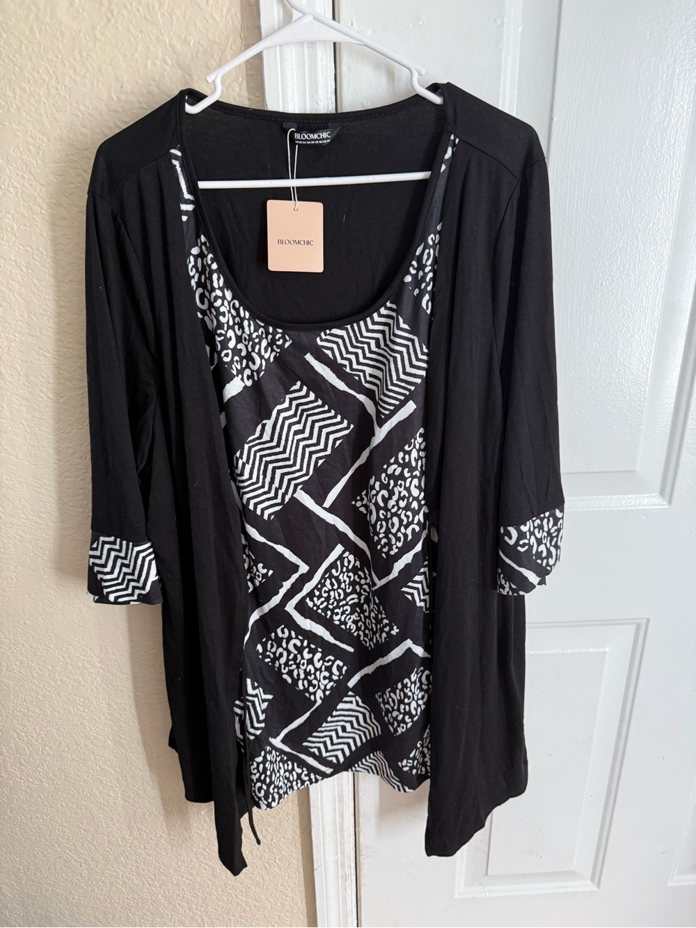 BloomChic Black and White Patterned Scoop Neck Top